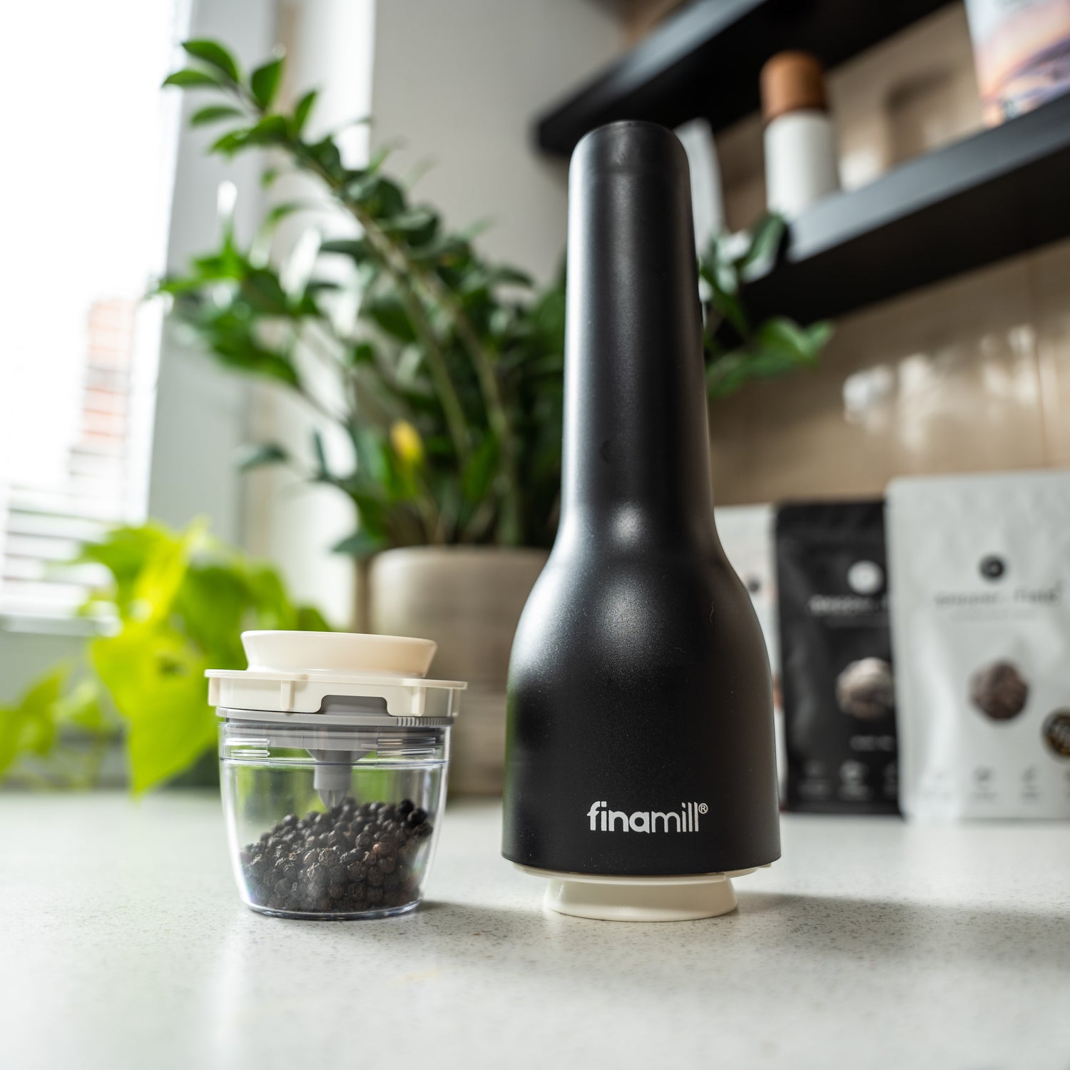 Finamill noir, moulin électrique rechargeable avec deux réservoirs ProPlus 